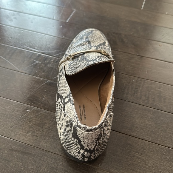 Snakeskin Patterned Loafers - Picture 11 of 14